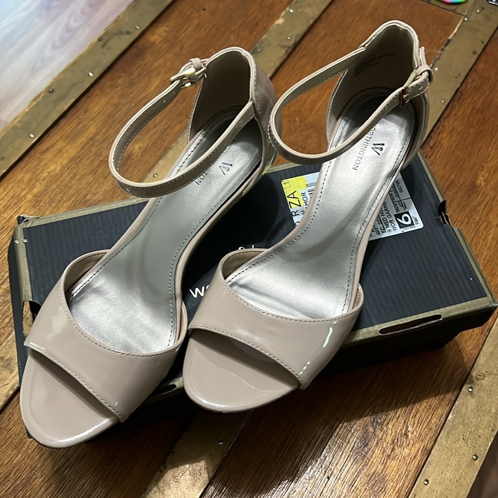 Worthington Garnet Nude Sandals Size 9M